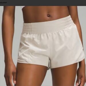 Lululemon Hotty Hot shorts Mojave Tan size 10